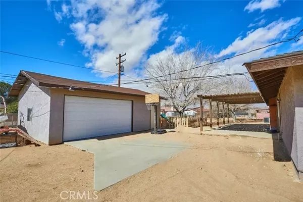 12348 Omak Road, Apple Valley, CA 92308