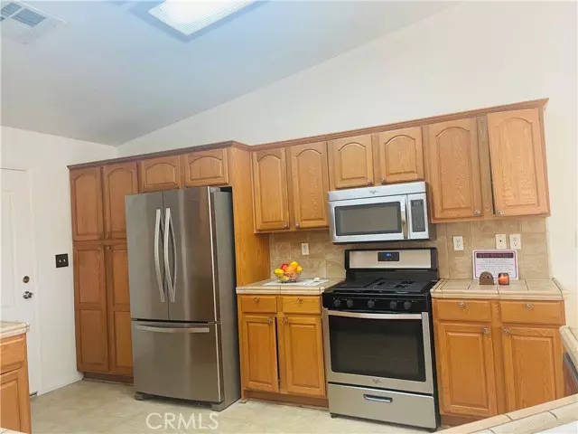 16071 Molino Drive, Victorville, CA 92395