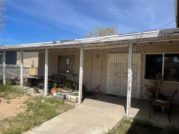 Hesperia, CA 92345,16012 Smoke Tree Street