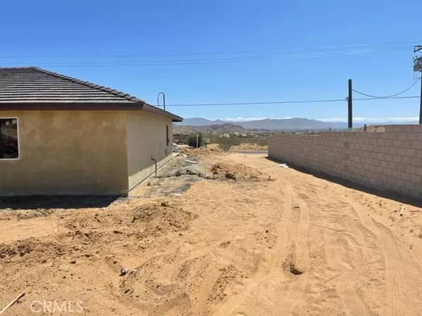 Apple Valley, CA 92307,24260 Cahuilla Road