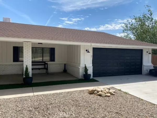 13515 Iroquois Road, Apple Valley, CA 92308