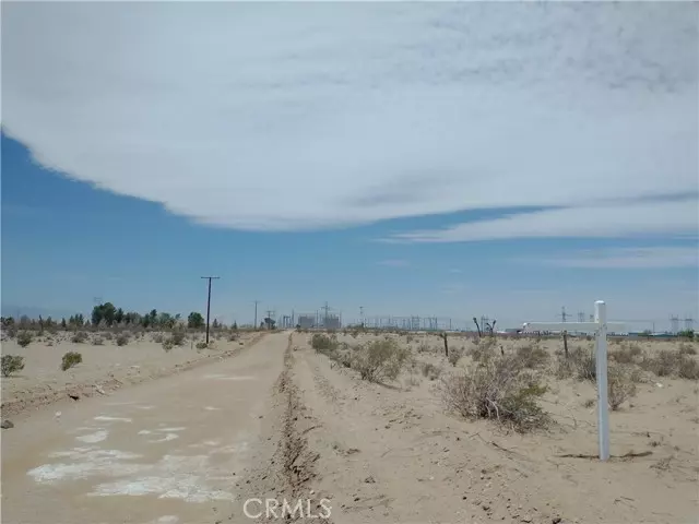 186 Cassia, Adelanto, CA 92301