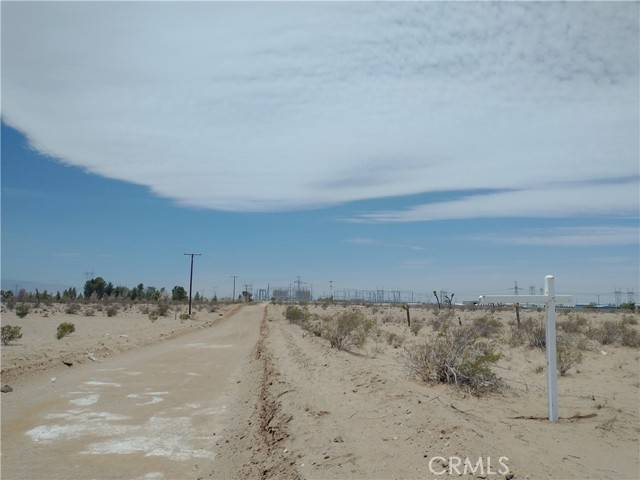 186 Cassia, Adelanto, CA 92301