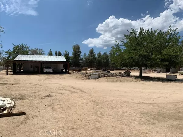 4175 Smoke Tree Road, Phelan, CA 92371