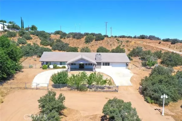 7686 Oak Hill Road, Oak Hills, CA 92344