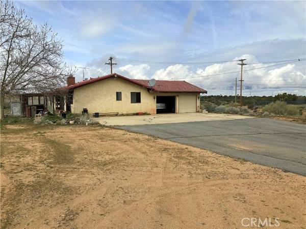 11727 Ranchero Road, Oak Hills, CA 92344