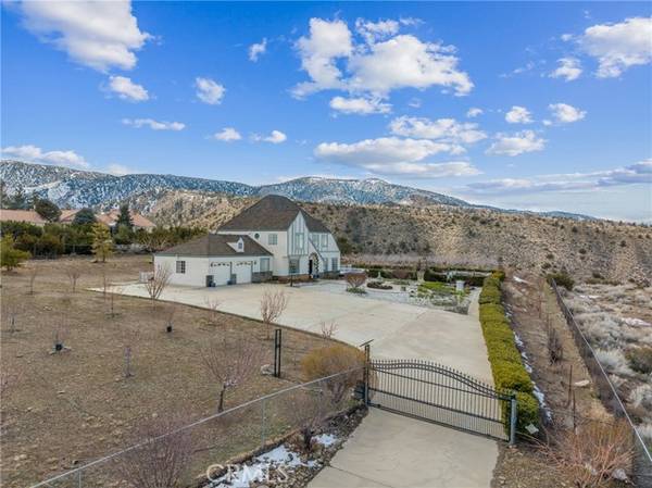 Pinon Hills, CA 92372,8174 Sky Line Drive