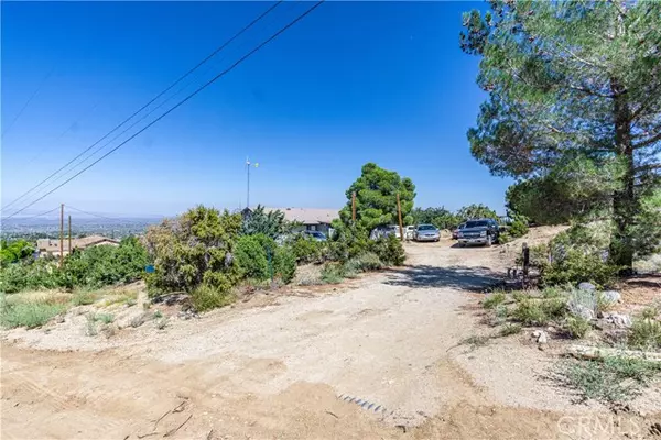 Pinon Hills, CA 92372,8787 Pine Tree Road