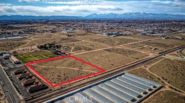 Hesperia, CA 92345,0 Live Oak