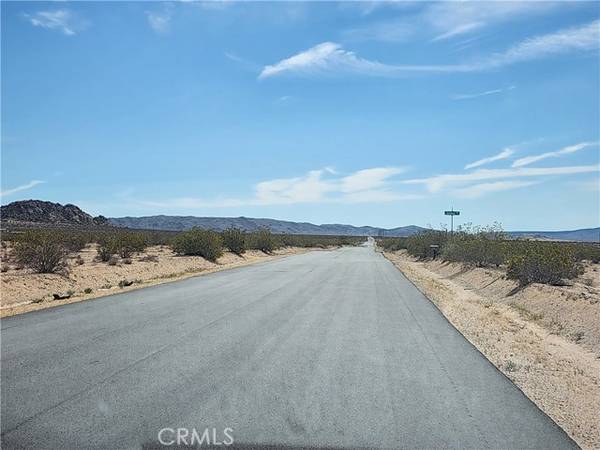 Lucerne Valley, CA 92356,4 Northside