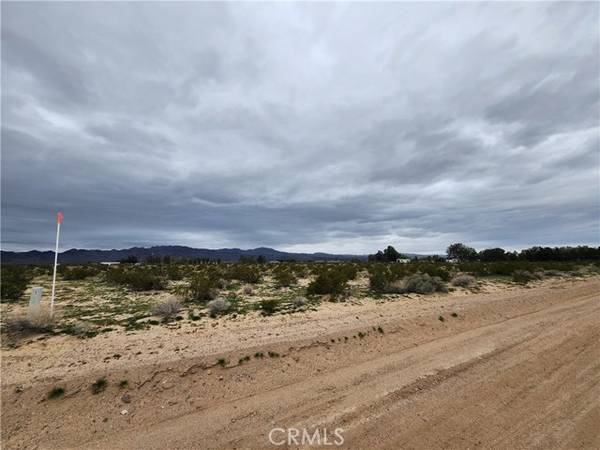 Newberry Springs, CA 92365,2 Summerset