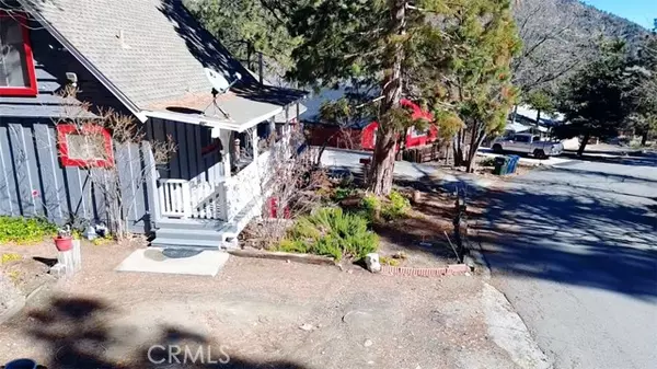 Wrightwood, CA 92397,810 Edna Street