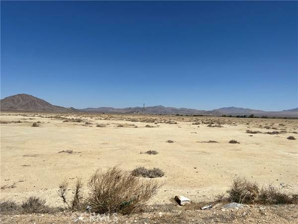 Lucerne Valley, CA 92356,706 Lake