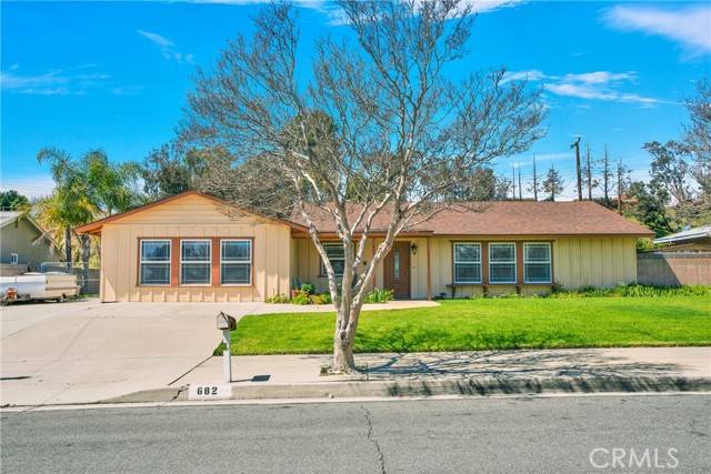 682 S Belden Avenue, Rialto, CA 92376