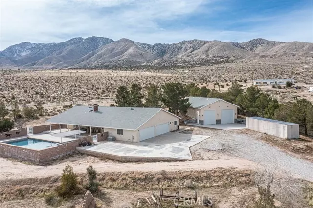 28721 Mountain View Road, Lucerne Valley, CA 92356