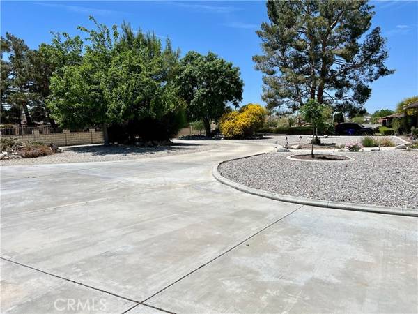 20170 Seneca Road, Apple Valley, CA 92307