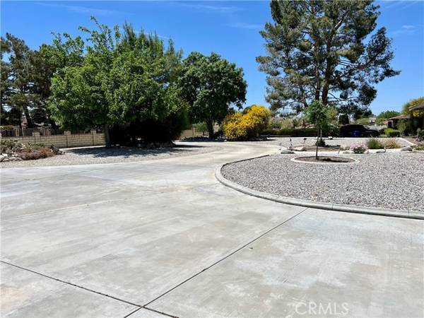 20170 Seneca Road, Apple Valley, CA 92307