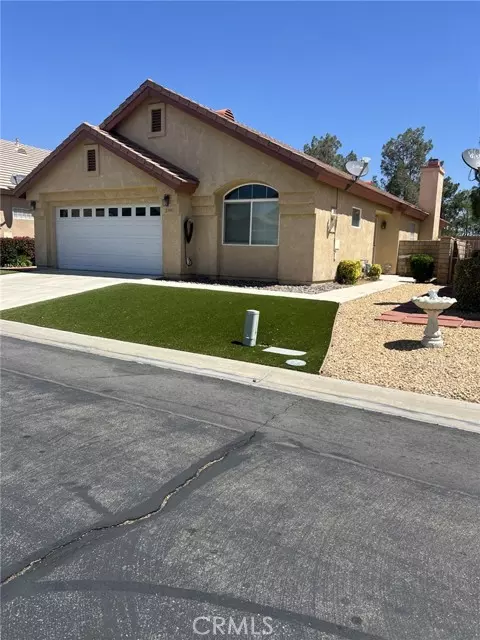 11341 Country Club Drive, Apple Valley, CA 92308