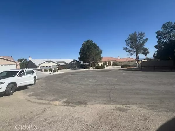 Apple Valley, CA 92307,0 Olalee