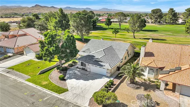 27801 Hummingbird Lane, Helendale, CA 92342