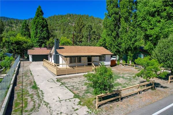 955 Apple Avenue, Wrightwood, CA 92397