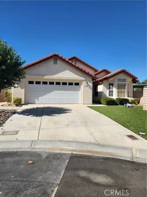 11265 Pleasant Hills Drive, Apple Valley, CA 92308