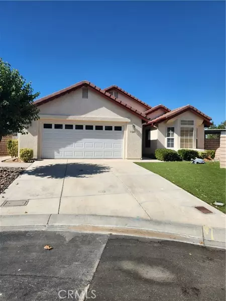 11265 Pleasant Hills Drive, Apple Valley, CA 92308