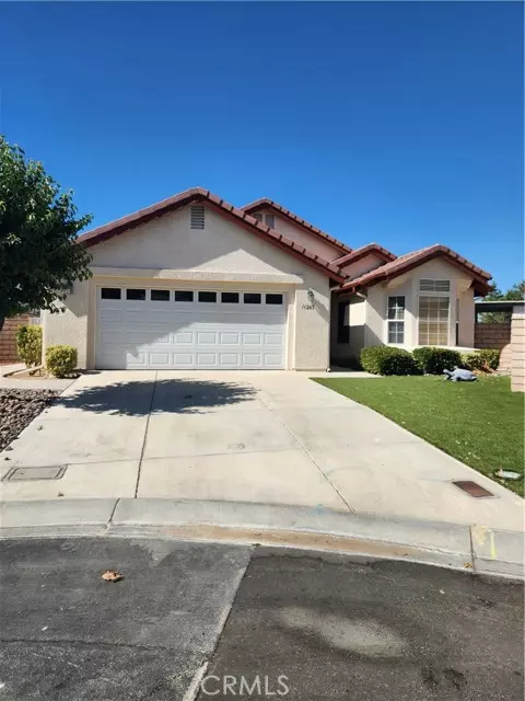 11265 Pleasant Hills Drive, Apple Valley, CA 92308