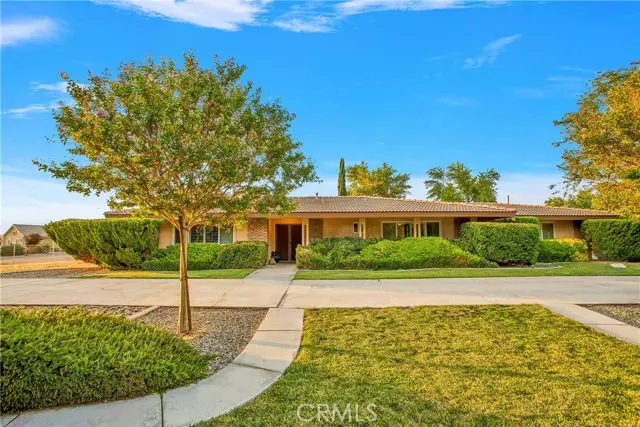 19476 Yanan Road, Apple Valley, CA 92307