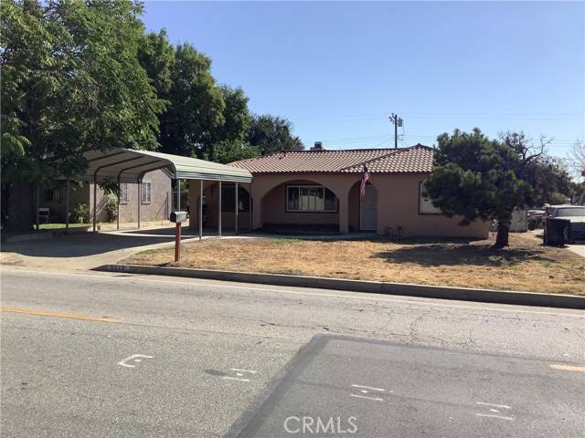 8633 Locust Avenue, Fontana, CA 92335