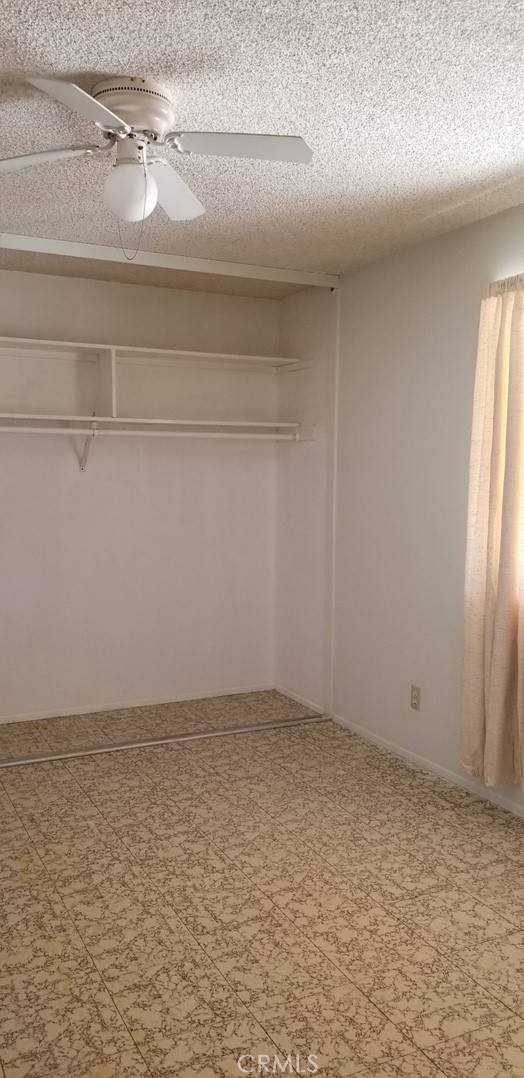 10687 OAKWOOD AVE, Hesperia, CA 92345
