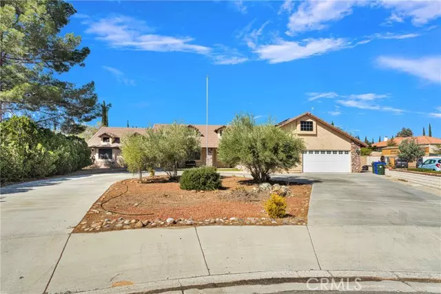 13420 Waco Drive, Apple Valley, CA 92308