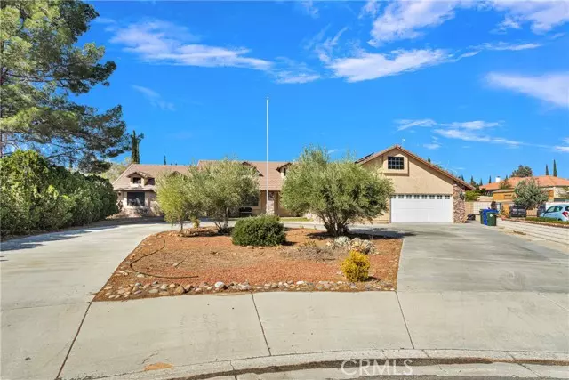 13420 Waco Drive, Apple Valley, CA 92308