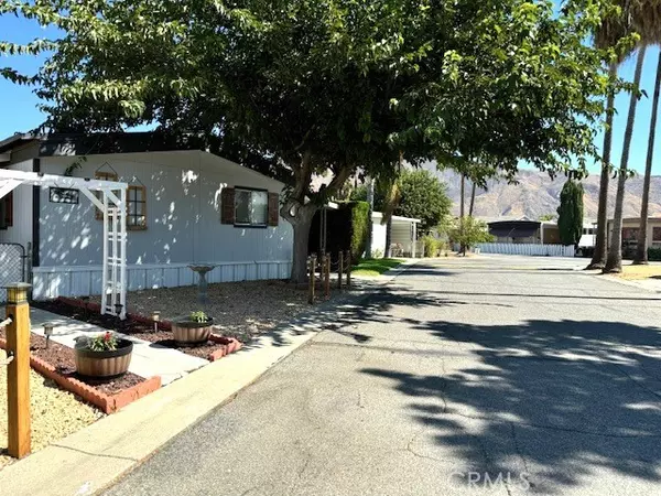 San Jacinto, CA 92583,485 Idyllwild #57