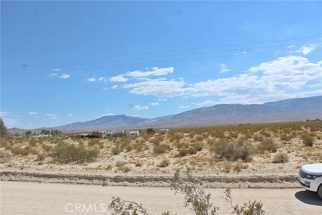 38775 E End, Lucerne Valley, CA 92356