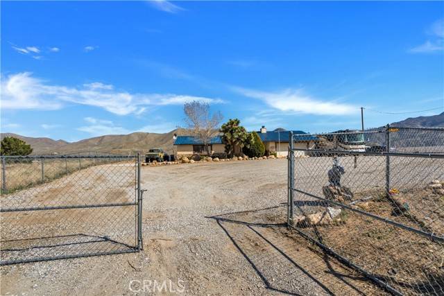 6261 Arrowhead Lake Road, Hesperia, CA 92345