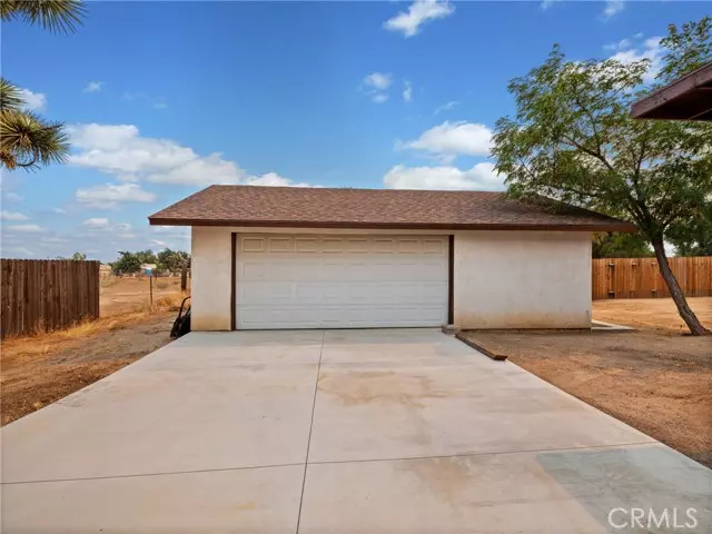 8979 11th Avenue, Hesperia, CA 92345