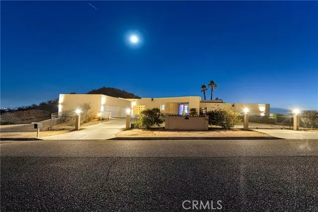 18011 Ohna Road, Apple Valley, CA 92307