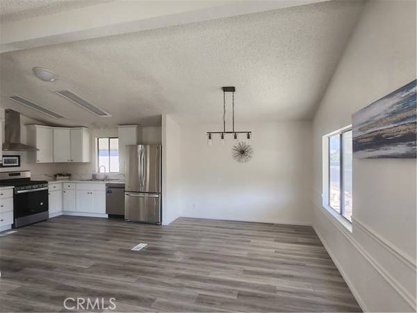 Hemet, CA 92543,1300 W Menlo #114