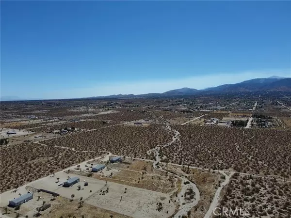 Pinon Hills, CA 92372,1083 Danbury