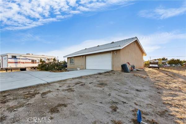 11482 Maple Avenue, Hesperia, CA 92345