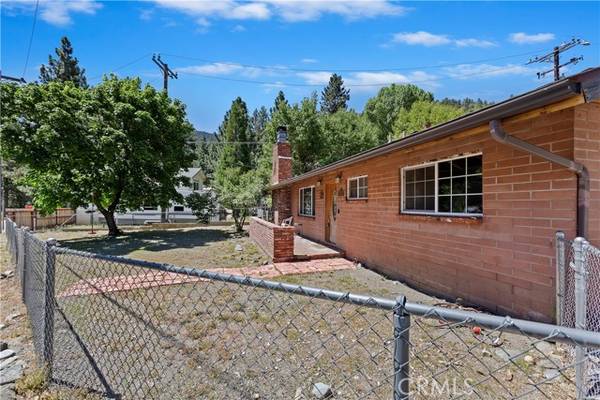 875 Mountain View Avenue, Wrightwood, CA 92397