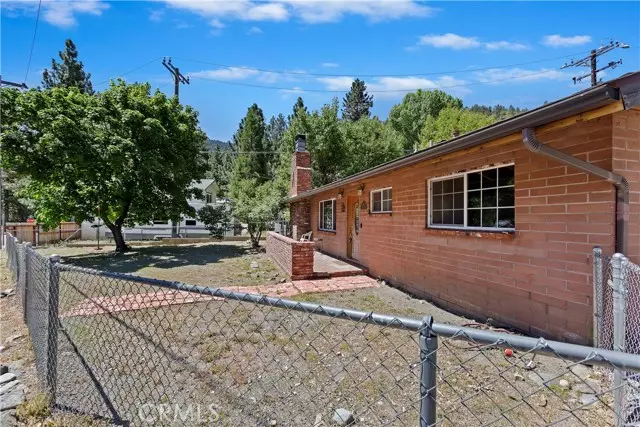 Wrightwood, CA 92397,875 Mountain View Avenue