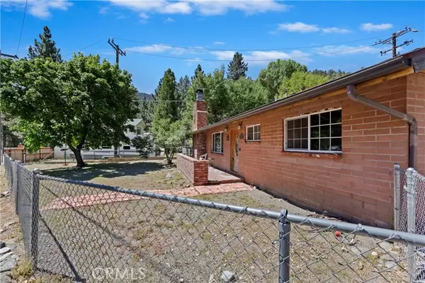 875 Mountain View Avenue, Wrightwood, CA 92397