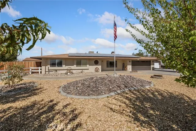 13990 Jicarilla Road, Apple Valley, CA 92307