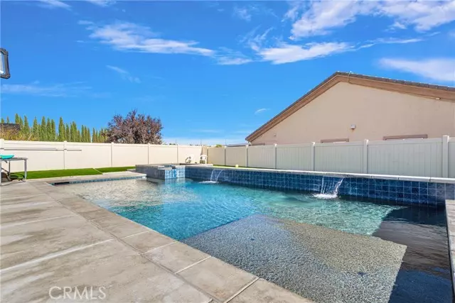 11137 Datura Lane, Apple Valley, CA 92308