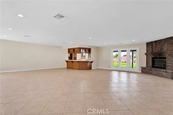 Oak Hills, CA 92344,7144 Yosemite Avenue