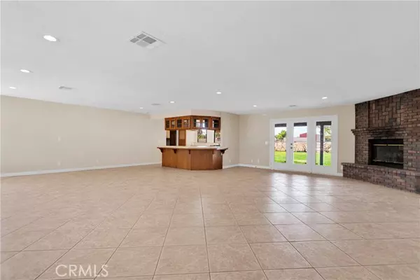 Oak Hills, CA 92344,7144 Yosemite Avenue