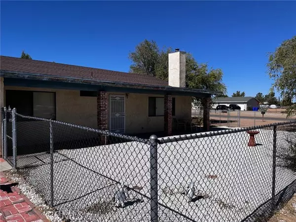 21963 Goshute Avenue, Apple Valley, CA 92307