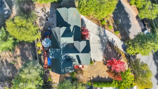 27919 St Bernard Lane, Lake Arrowhead, CA 92352